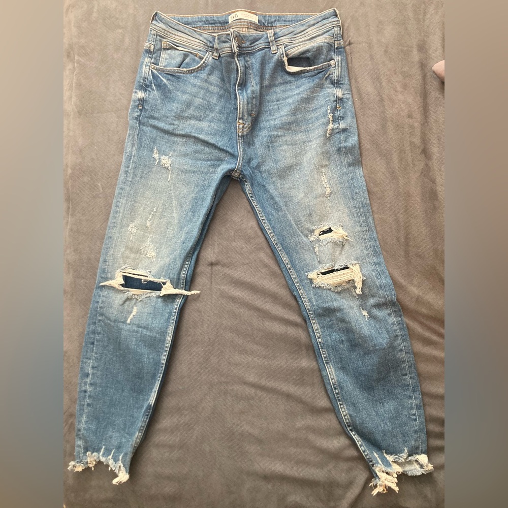 Light washed cropped distressed denim